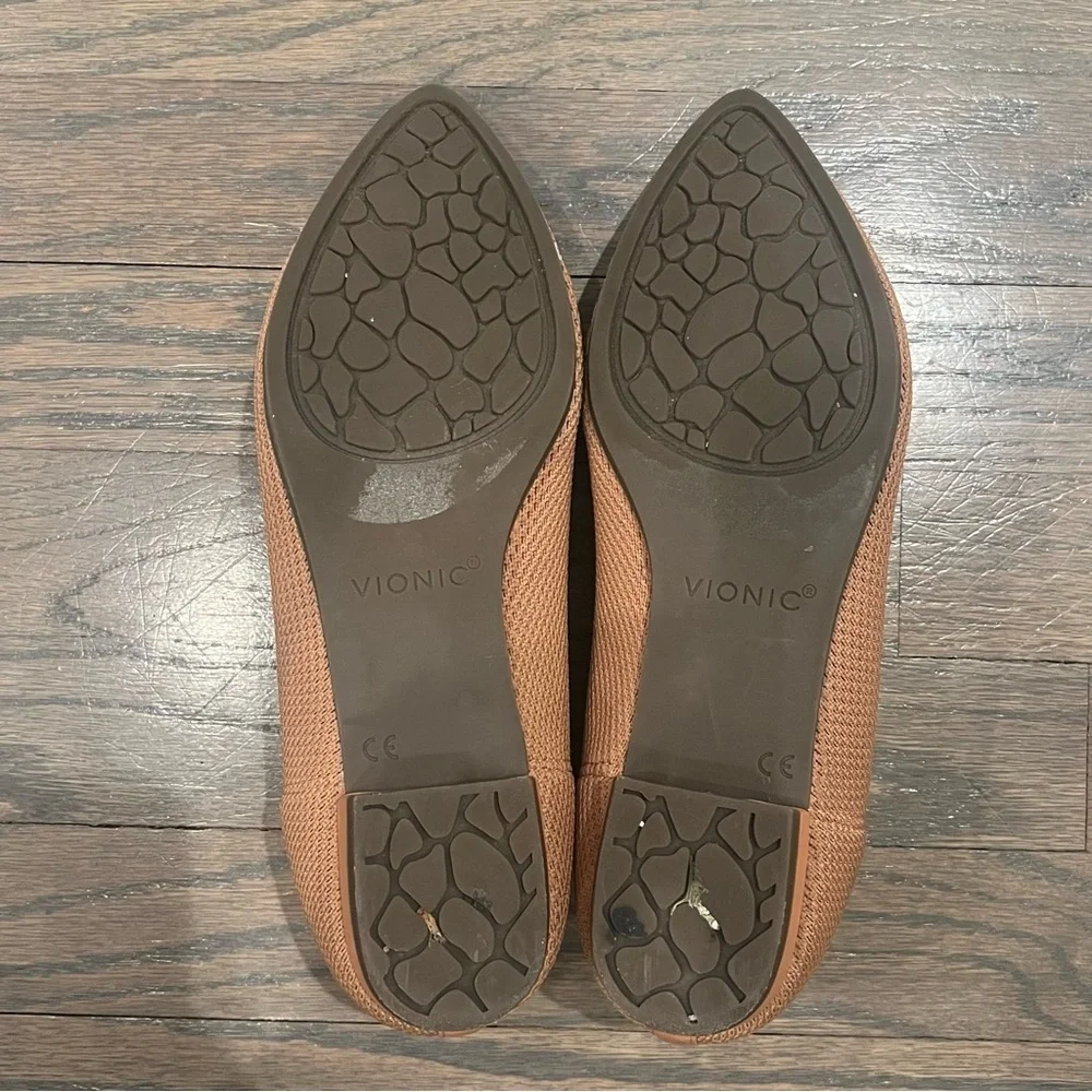 Vionic Knit Ballet Flat Pointed Toe Tan Size 8 Arch Support Classic - Picture 8 of 8